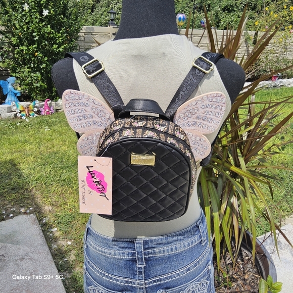 BETSEY JOHNSON BLACK LUV BETSEY KITSCH BACKPACK w/WINGS - Picture 2 of 6